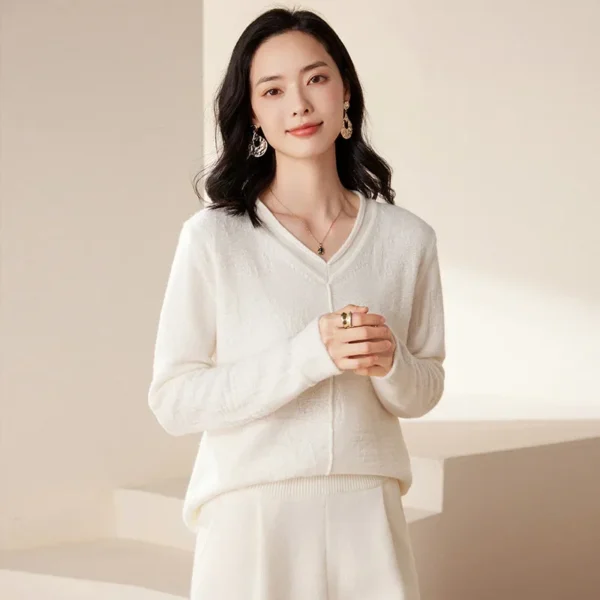 Women's Pure Cashmere Knitwear V-Neck Turtleneck Casual Loose Warm Base Layer Top Sculpture Thick Winter Fashion Style - Image 2