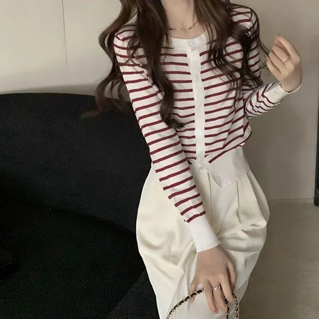 Hot Sale Of The Season Korean Striped Knitwear Thin Long Sleeve V-Neck Base Layer Short Women's Spring Early Autumn Top Bottomin - Image 4