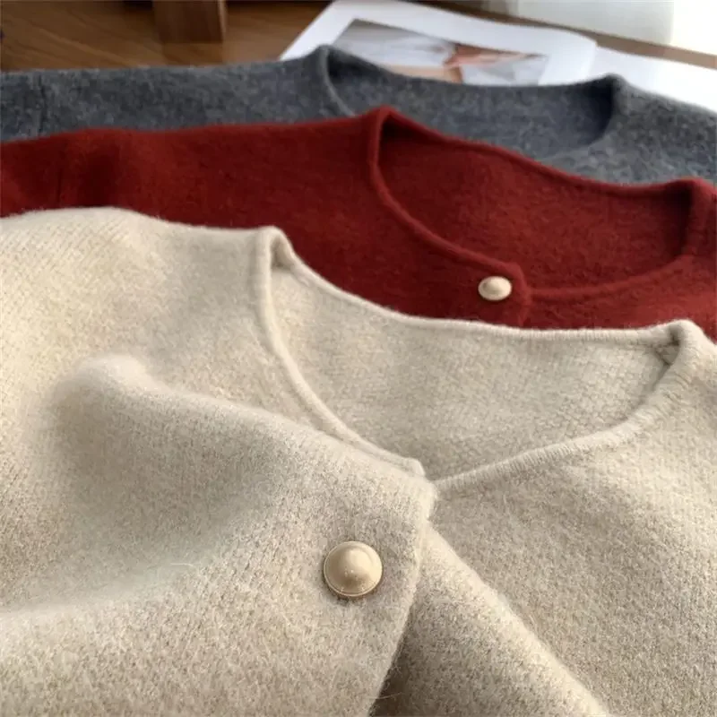 Elegant Small Fragrance Style Women's Knitwear round Neck Button up Sweater Casual Korean Version Autumn Winter New Arrival - Image 5