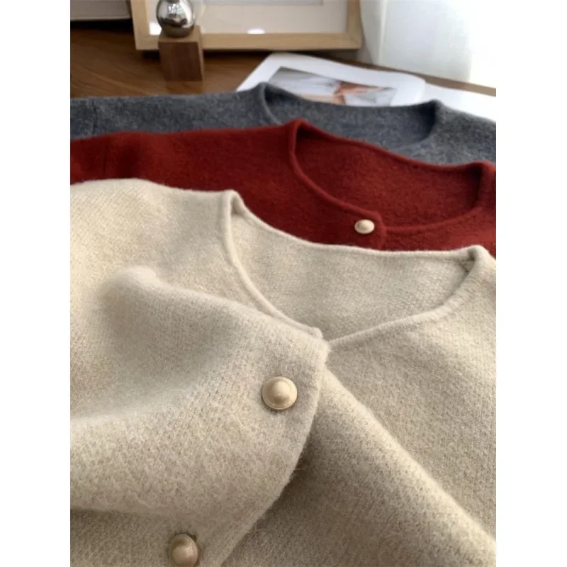 Elegant Small Fragrance Style Women's Knitwear round Neck Button up Sweater Casual Korean Version Autumn Winter New Arrival - Image 2
